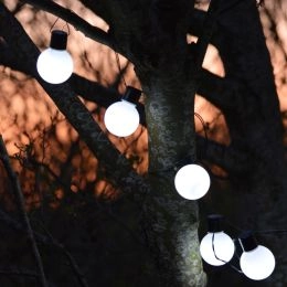 Aurora PRO Festoon solcellsslinga (20 lampor) - Aurora – året runt-solcellsslingor